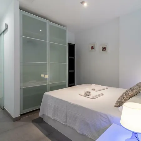 Flatguest Santa Catalina + Beach + Central + Wifi